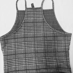 black and white crop top